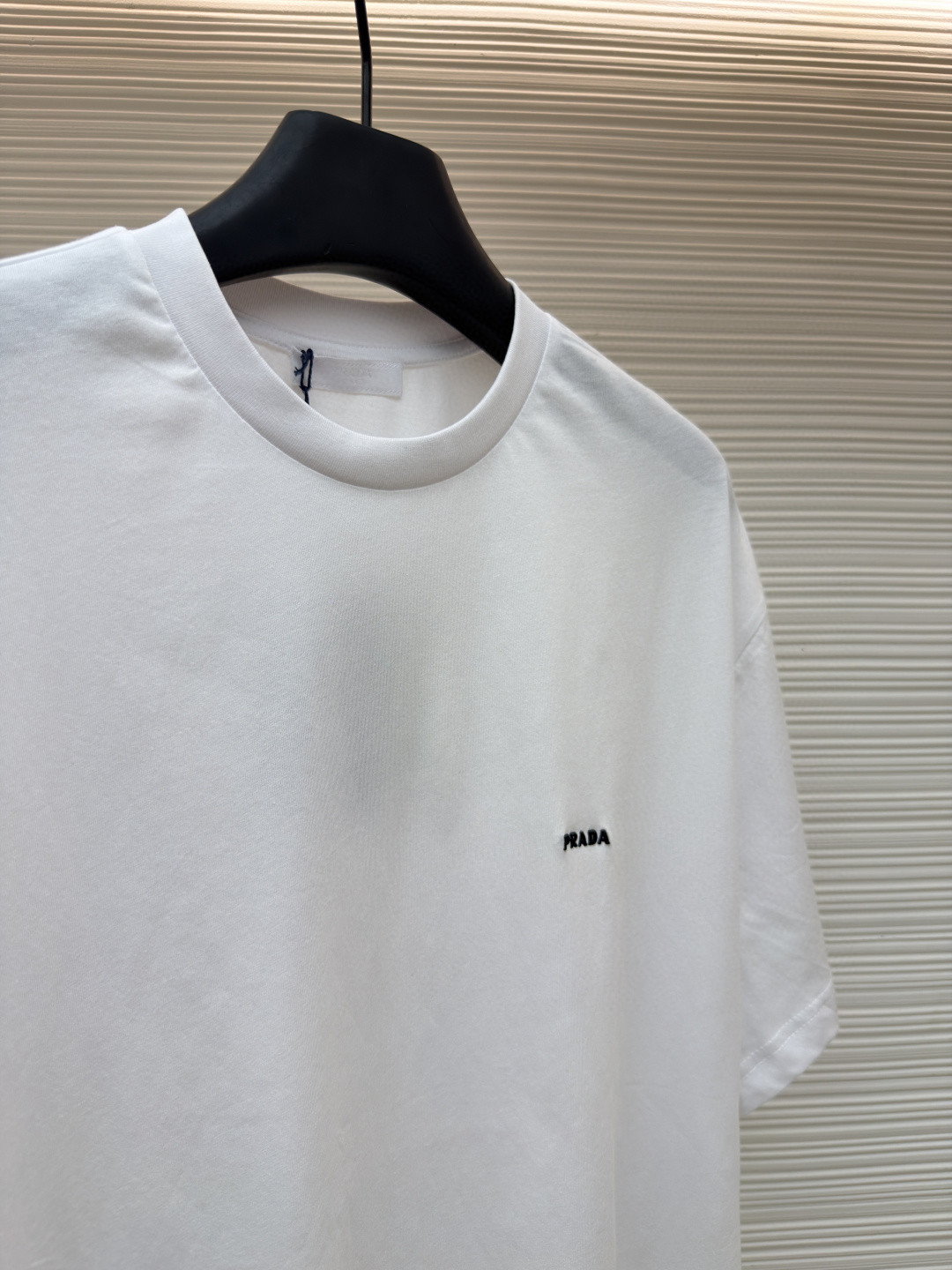 PRADA 普拉达 标志小绣花圆领短袖 T恤 夏季 白色 黑色 A0 