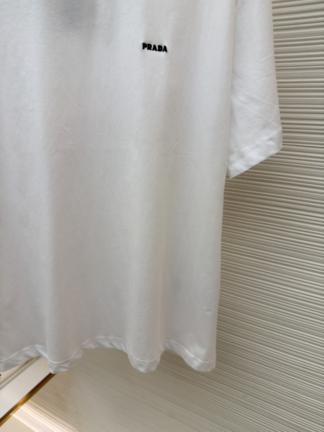 PRADA 普拉达 标志小绣花圆领短袖 T恤 夏季 白色 黑色 A0 