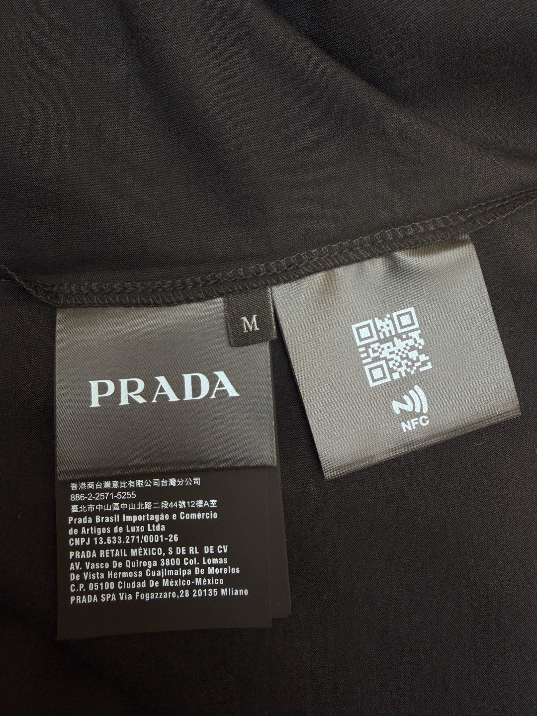 PRADA 普拉达 标志小绣花圆领短袖 T恤 夏季 白色 黑色 A0 