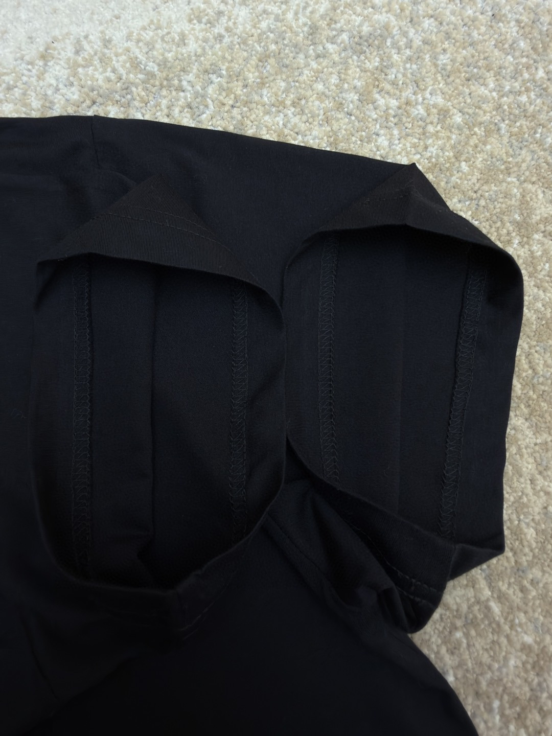 PRADA 普拉达 标志小绣花圆领短袖 T恤 夏季 白色 黑色 A0 