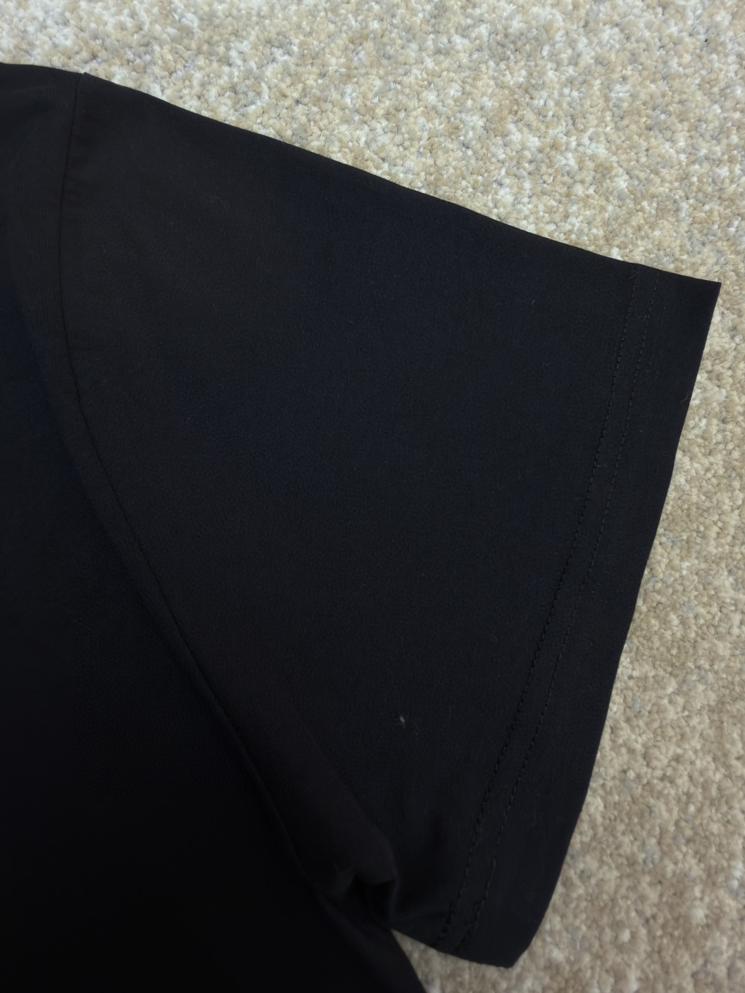 PRADA 普拉达 标志小绣花圆领短袖 T恤 夏季 白色 黑色 A0 