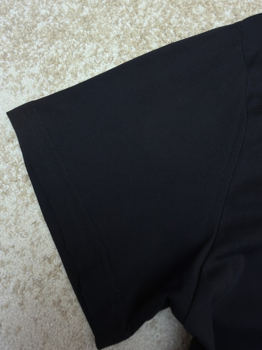 PRADA 普拉达 标志小绣花圆领短袖 T恤 夏季 白色 黑色 A0 