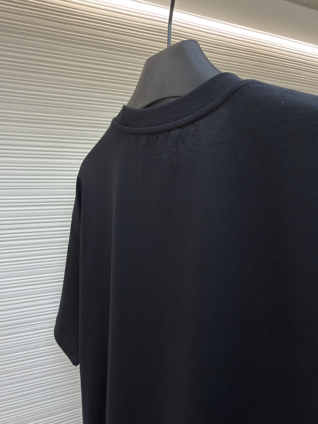 PRADA 普拉达 标志小绣花圆领短袖 T恤 夏季 白色 黑色 A0 