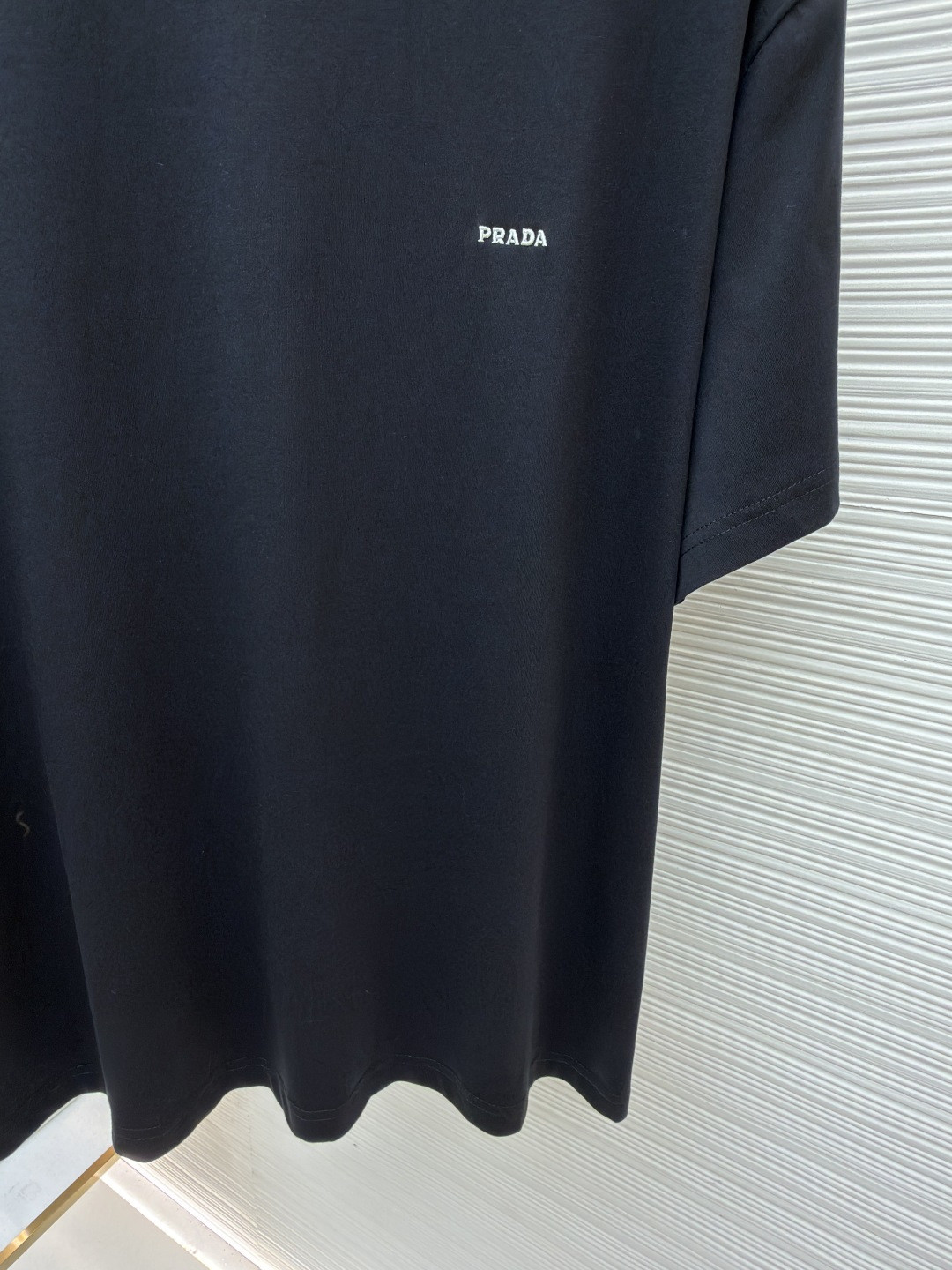 PRADA 普拉达 标志小绣花圆领短袖 T恤 夏季 白色 黑色 A0 