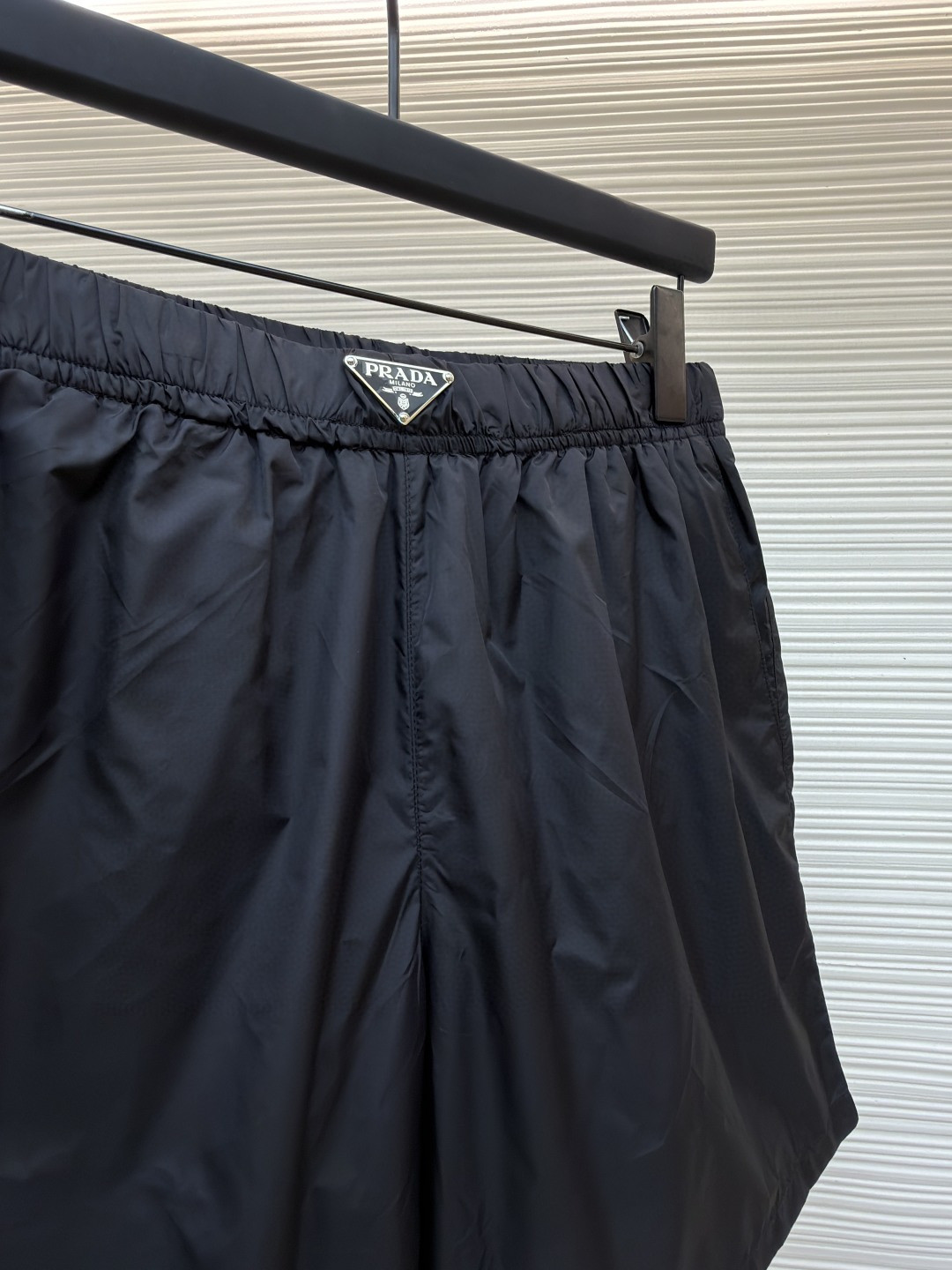 PRADA 普拉达 三角标尼龙松紧腰短裤 休闲裤 裤子 黑色 A5 UB372-1WQ9-F0002-S-OOO