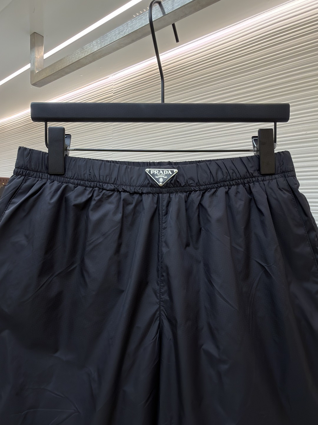 PRADA 普拉达 三角标尼龙松紧腰短裤 休闲裤 裤子 黑色 A5 UB372-1WQ9-F0002-S-OOO