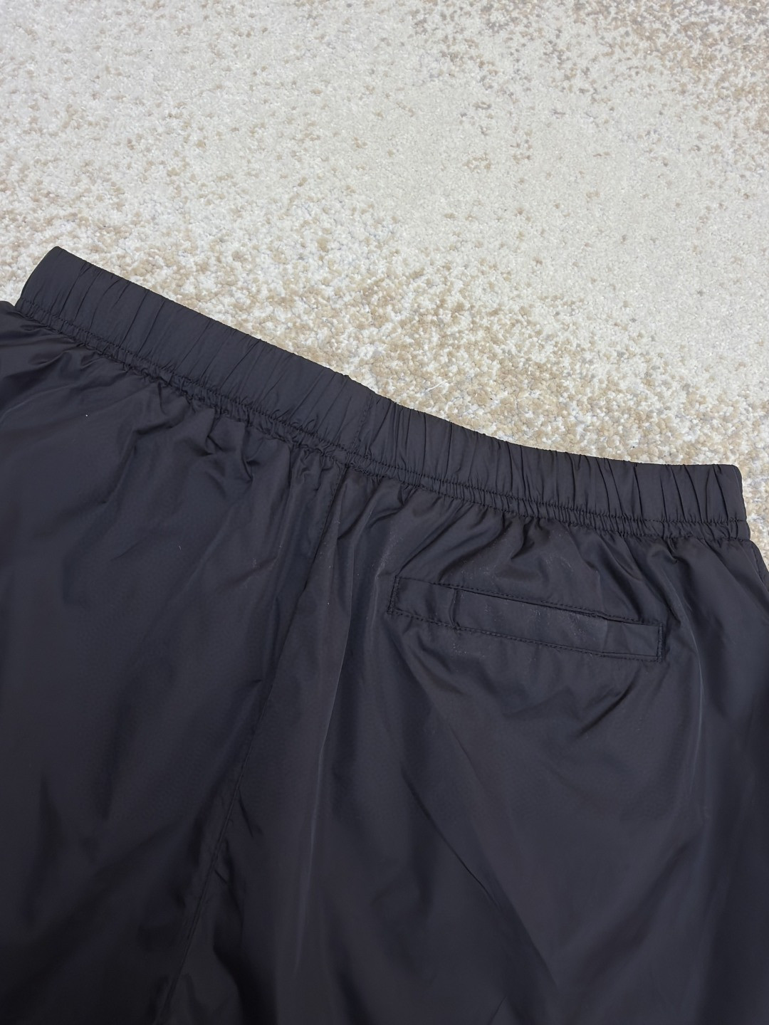 PRADA 普拉达 三角标尼龙松紧腰短裤 休闲裤 裤子 黑色 A5 UB372-1WQ9-F0002-S-OOO