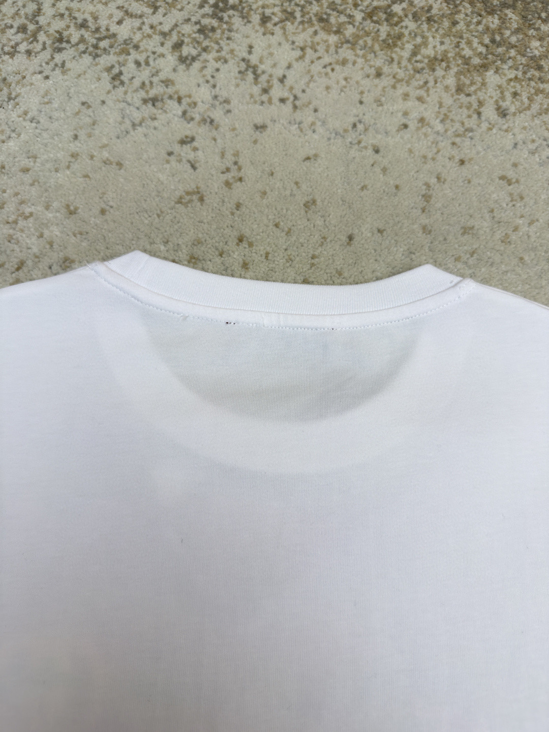 GUCCI 古驰 雪花绒字母标识绣花圆领短袖 T恤 夏季 白紫 白黄 A0 