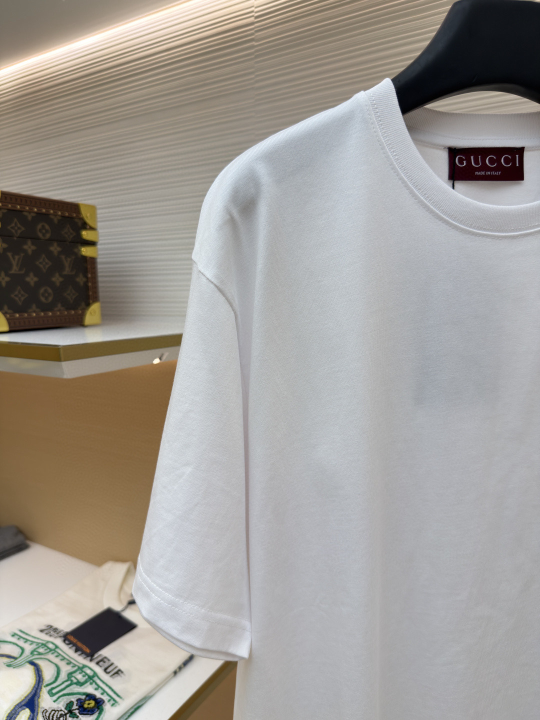 GUCCI 古驰 雪花绒字母标识绣花圆领短袖 T恤 夏季 白紫 白黄 A0 