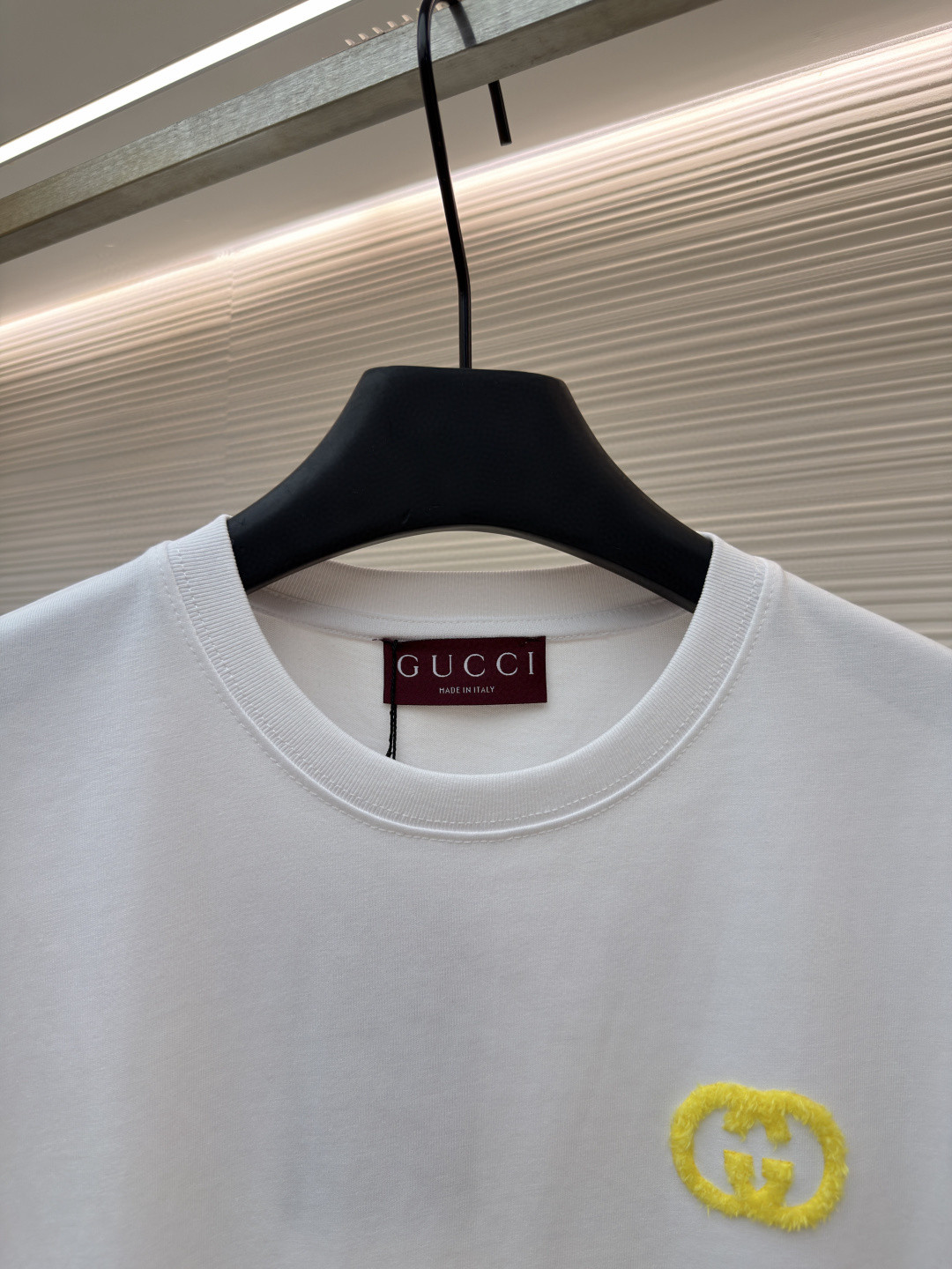 GUCCI 古驰 雪花绒字母标识绣花圆领短袖 T恤 夏季 白紫 白黄 A0 