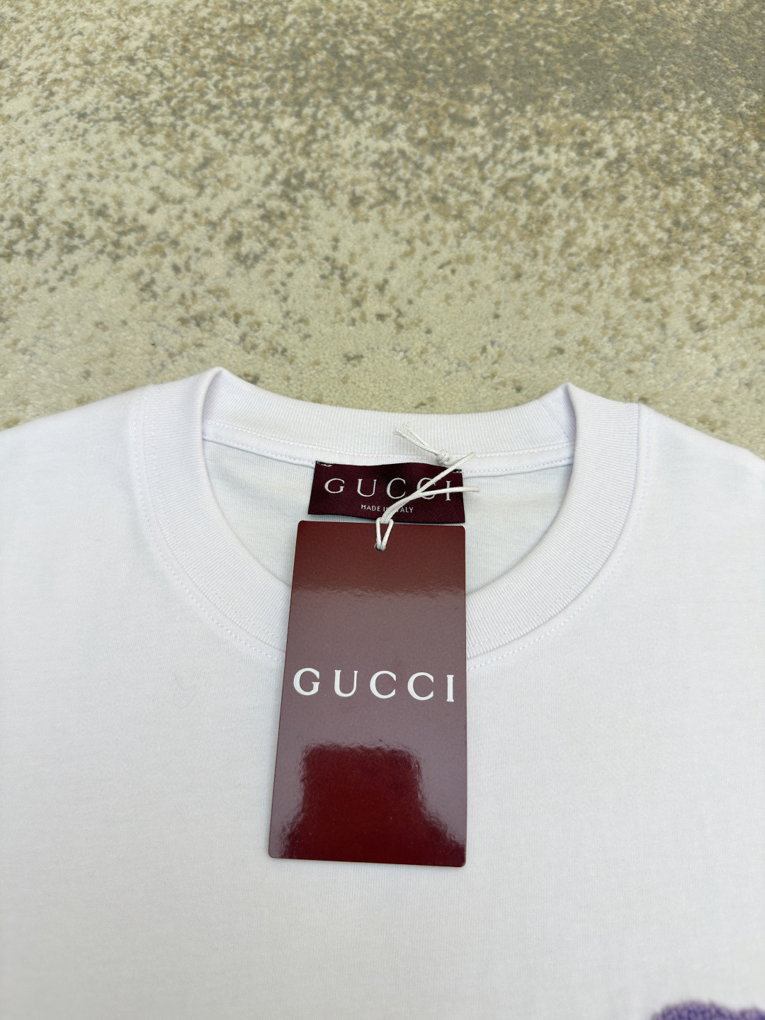 GUCCI 古驰 雪花绒字母标识绣花圆领短袖 T恤 夏季 白紫 白黄 A0 