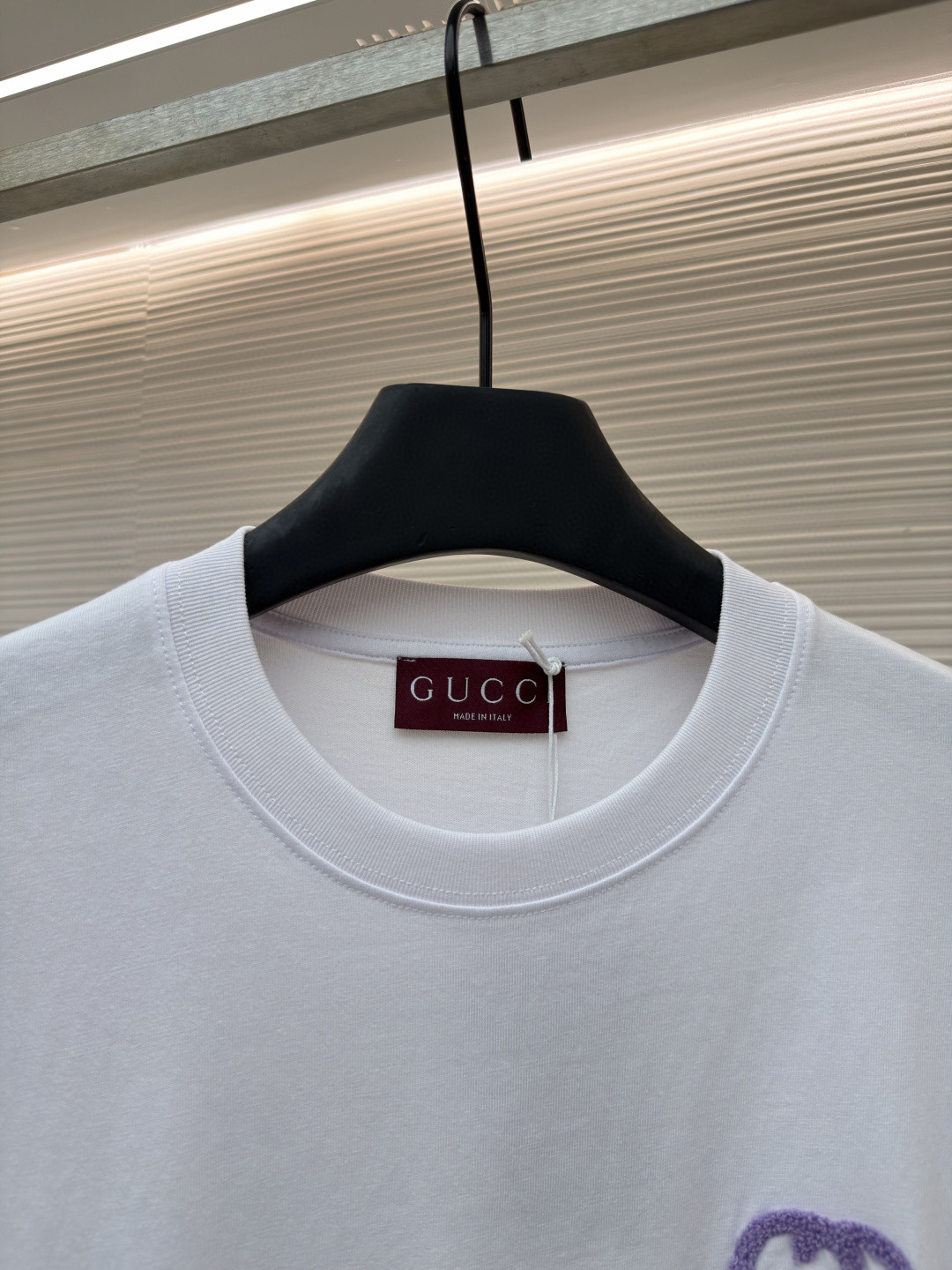 GUCCI 古驰 雪花绒字母标识绣花圆领短袖 T恤 夏季 白紫 白黄 A0 