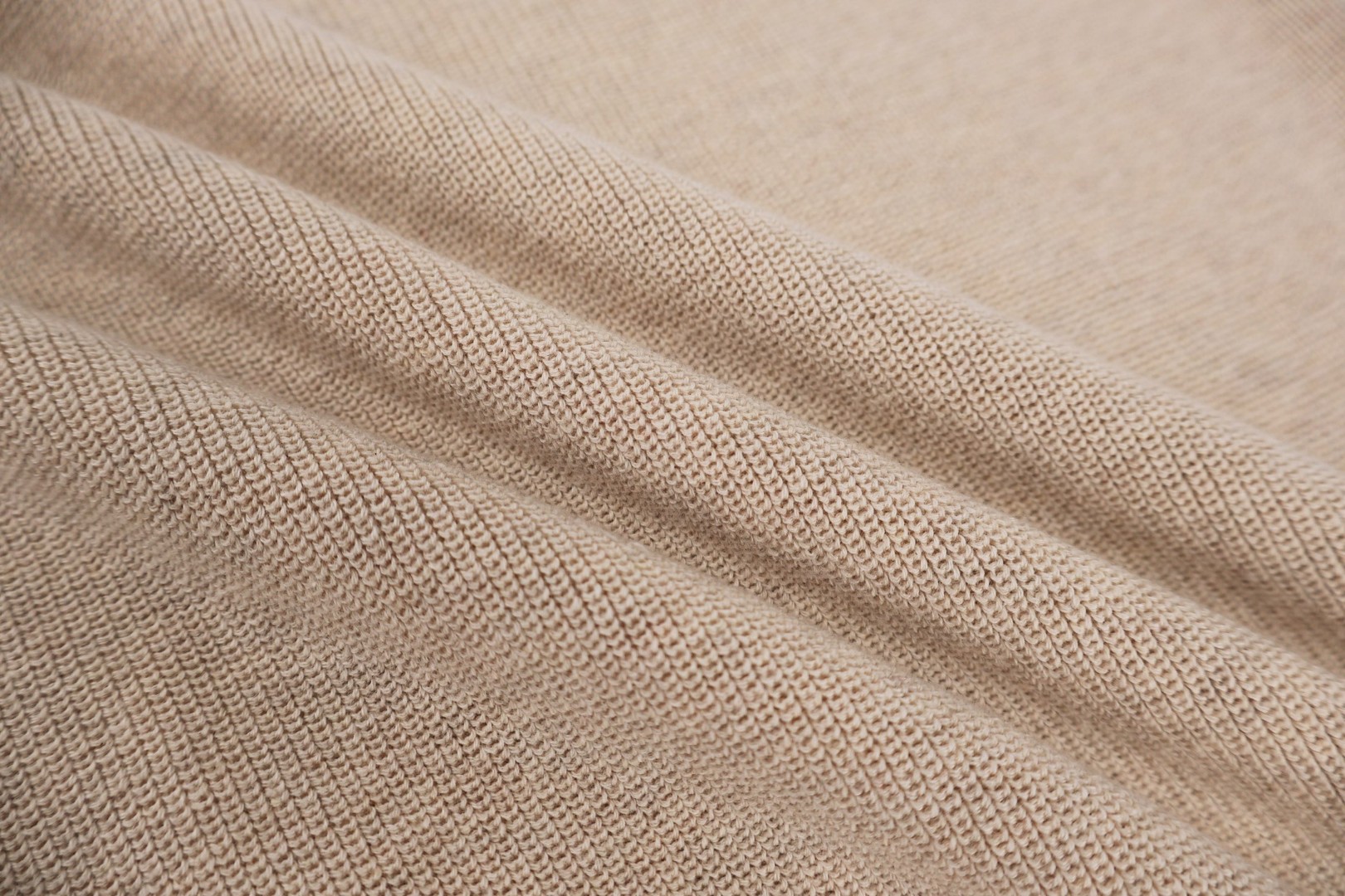 Brunello Cucinelli BC 毛边罗纹领口针织衫 短袖 T恤 杏色 黑色 B0 261M2L707710-CRO75