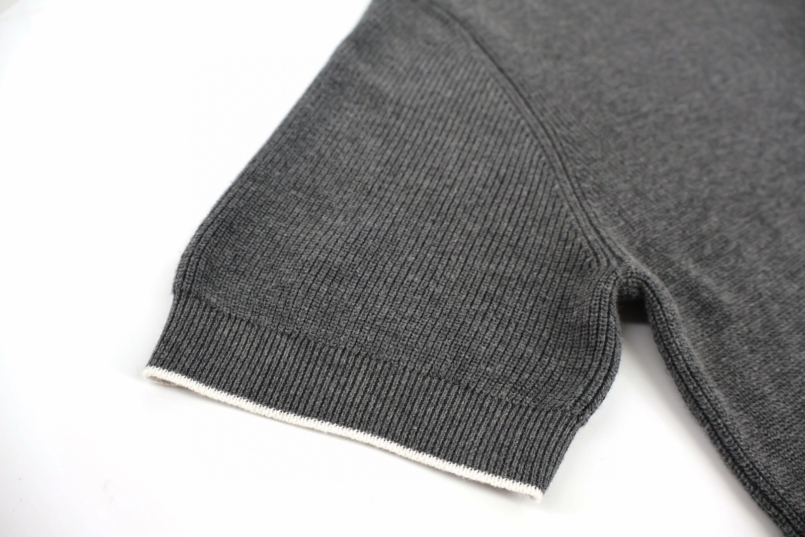 Brunello Cucinelli BC 毛边罗纹领口针织衫 短袖 T恤 杏色 黑色 B0 261M2L707710-CRO75