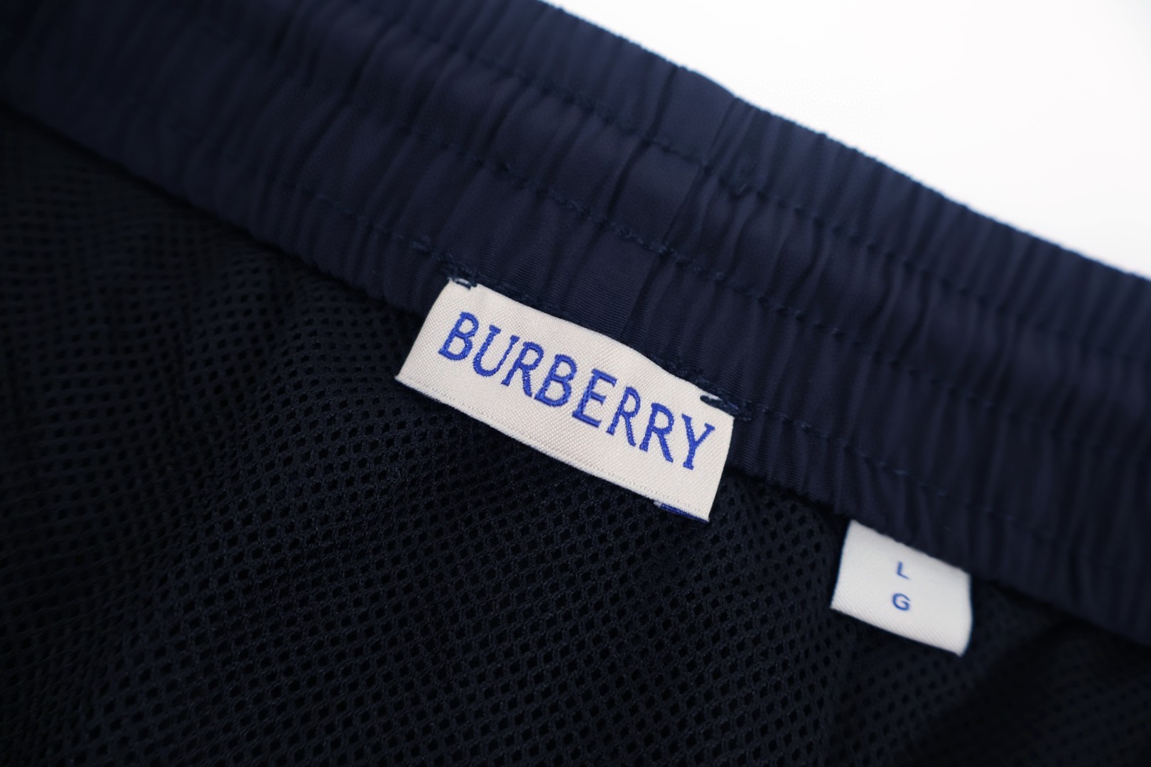 Burberry 巴宝莉 侧边格纹织带抽绳休闲短裤 裤子 运动裤 黑色 蓝色 藏蓝色 A7 