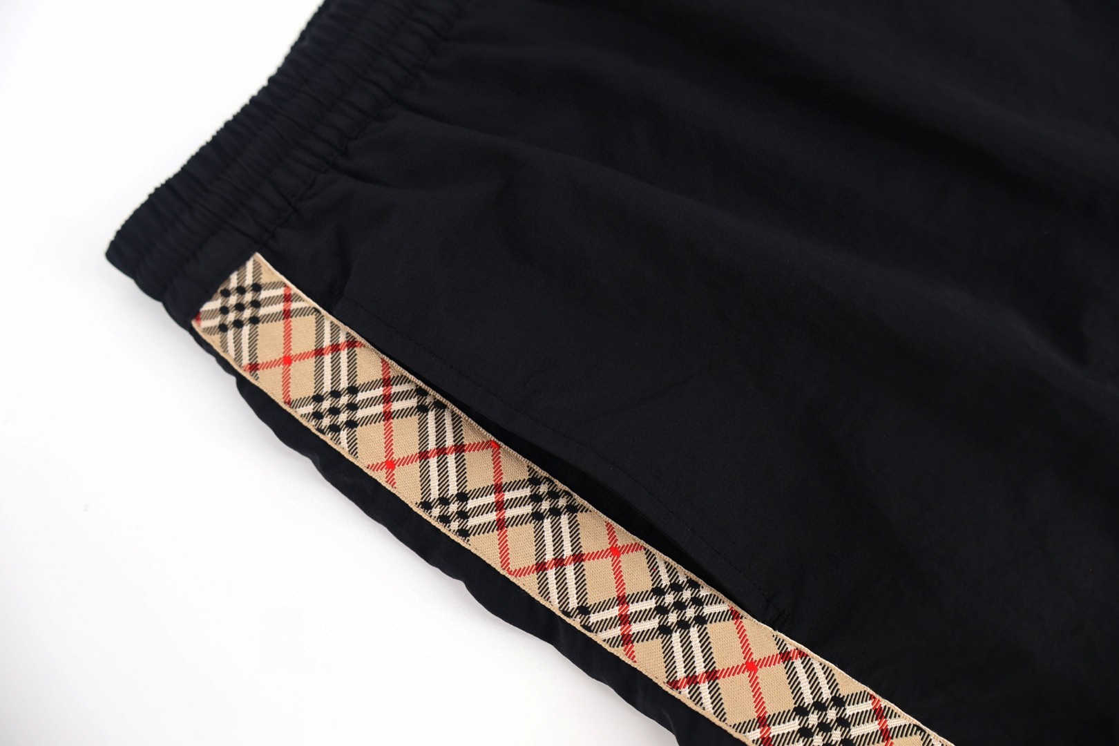 Burberry 巴宝莉 侧边格纹织带抽绳休闲短裤 裤子 运动裤 黑色 蓝色 藏蓝色 A7 
