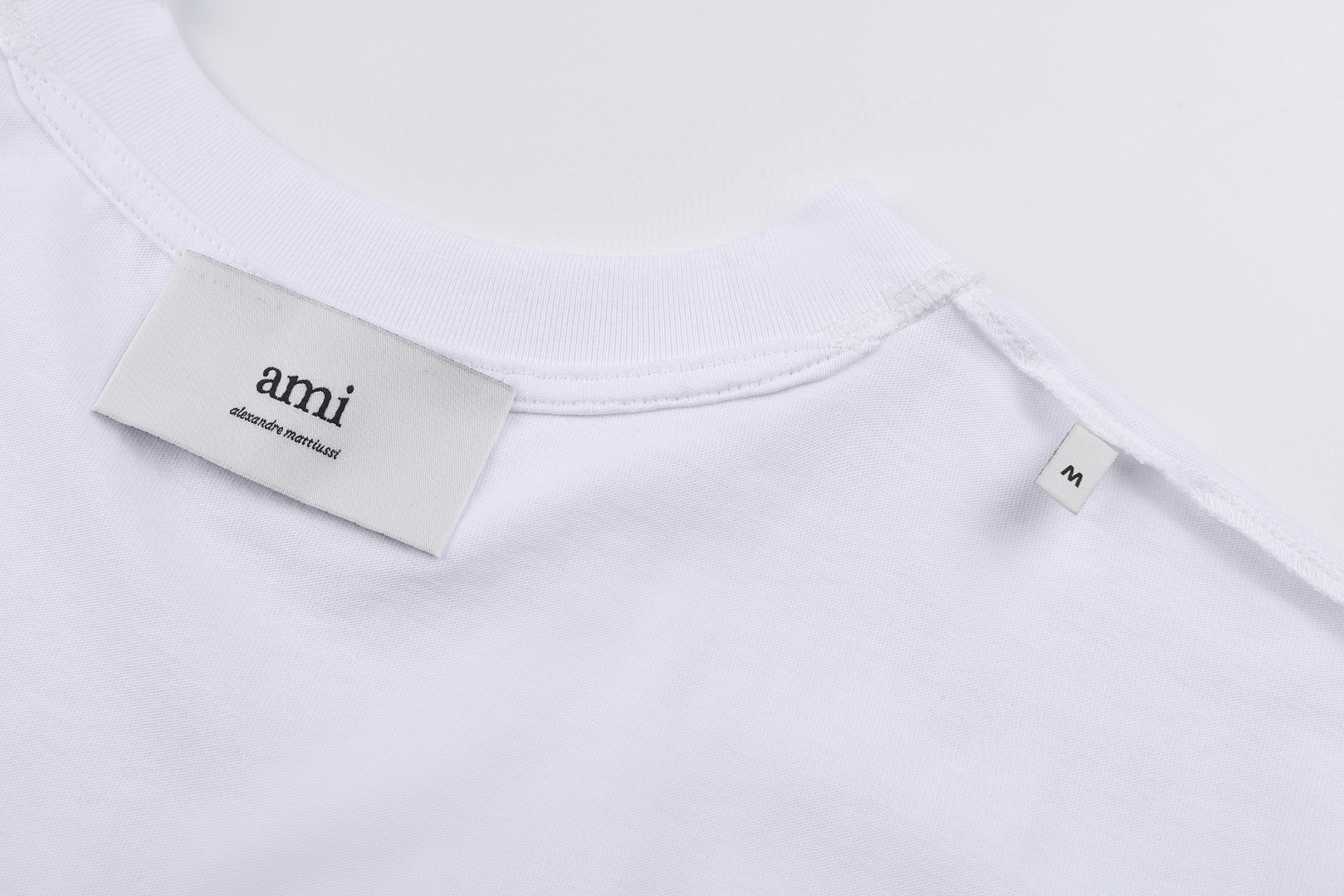 AMIPARIS Ami 爱心标识刺绣圆领短袖 T恤 夏季 黑色 白色 A0 HTS346724-100