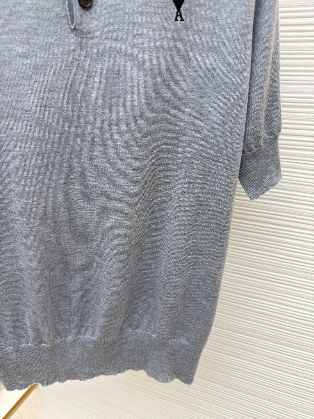 AMIPARIS Ami 爱心绣花针织Polo衫 毛衣 短袖 灰色 A5 HPL438KN00390504