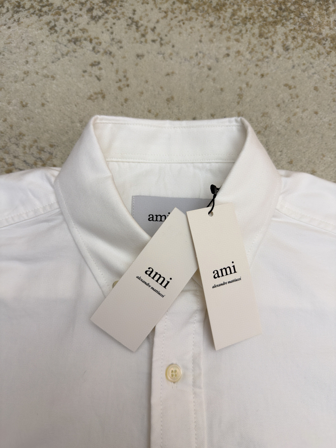 AMIPARIS Ami 爱心刺绣短袖衬衫 外套 夏季 白色 浅褐色 深蓝色 A5 HSH823CO0210-A036