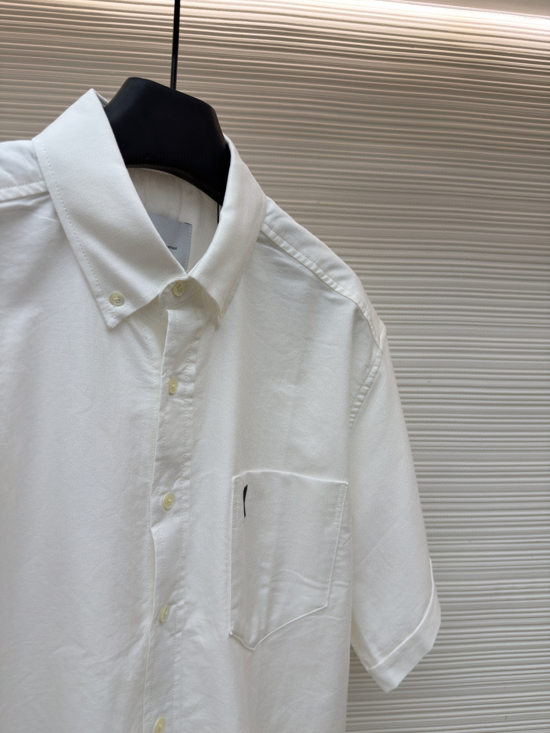 AMIPARIS Ami 爱心刺绣短袖衬衫 外套 夏季 白色 浅褐色 深蓝色 A5 HSH823CO0210-A036