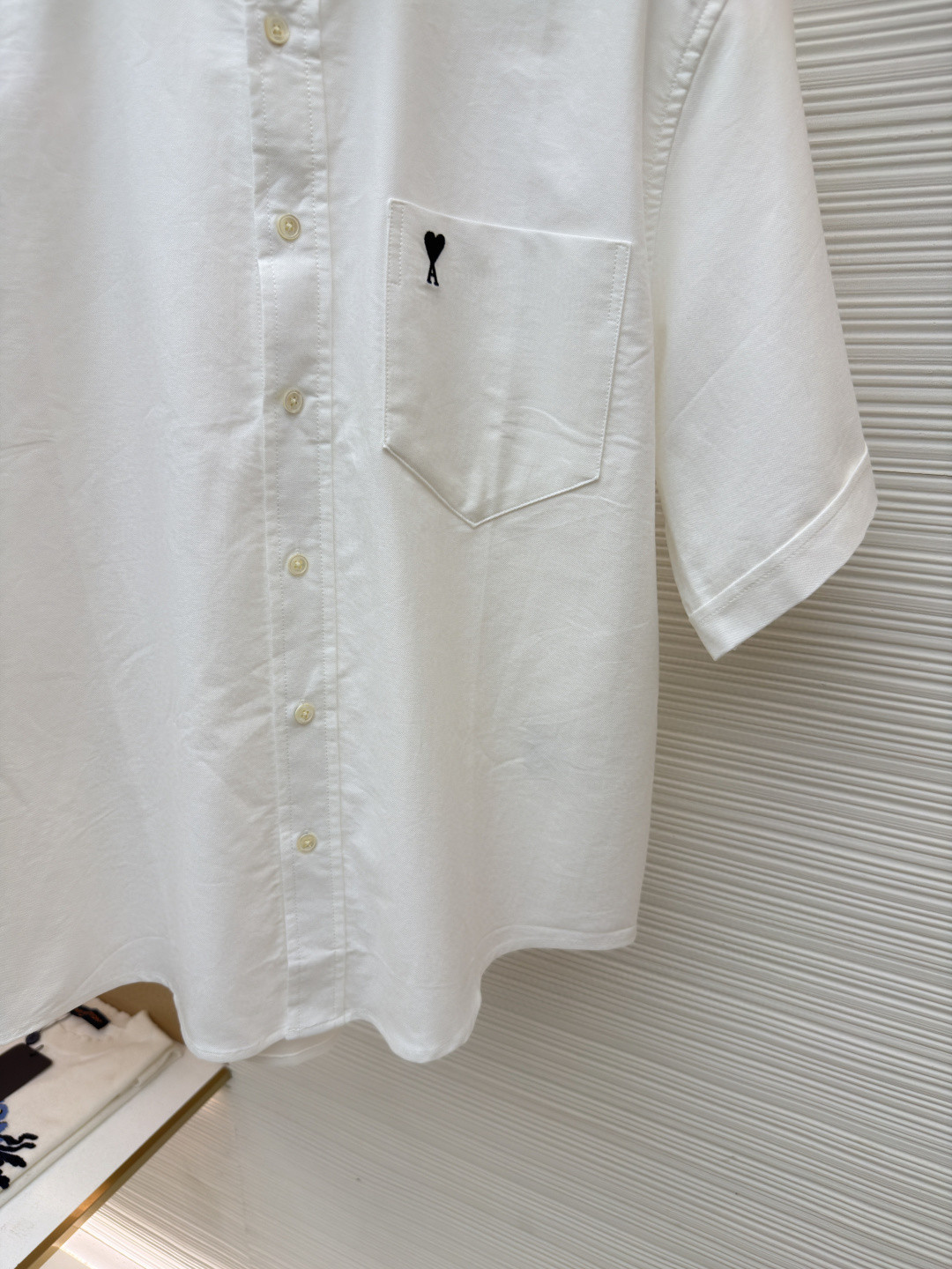 AMIPARIS Ami 爱心刺绣短袖衬衫 外套 夏季 白色 浅褐色 深蓝色 A5 HSH823CO0210-A036