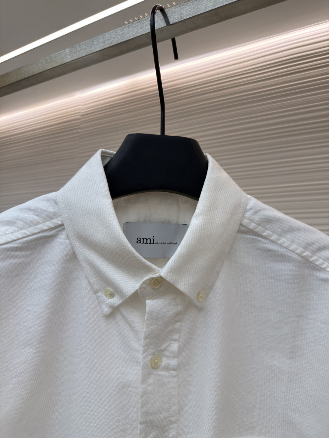 AMIPARIS Ami 爱心刺绣短袖衬衫 外套 夏季 白色 浅褐色 深蓝色 A5 HSH823CO0210-A036