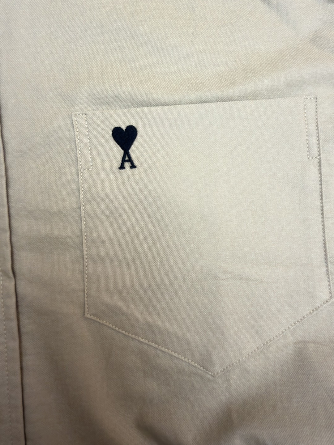 AMIPARIS Ami 爱心刺绣短袖衬衫 外套 夏季 白色 浅褐色 深蓝色 A5 HSH823CO0210-A036