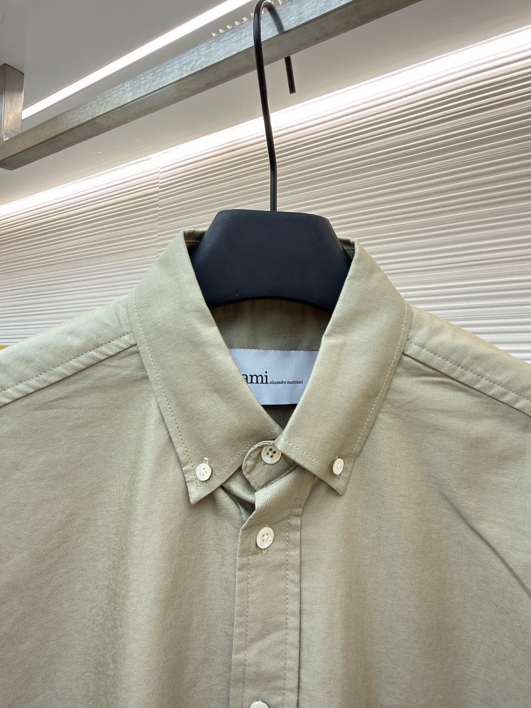 AMIPARIS Ami 爱心刺绣短袖衬衫 外套 夏季 白色 浅褐色 深蓝色 A5 HSH823CO0210-A036