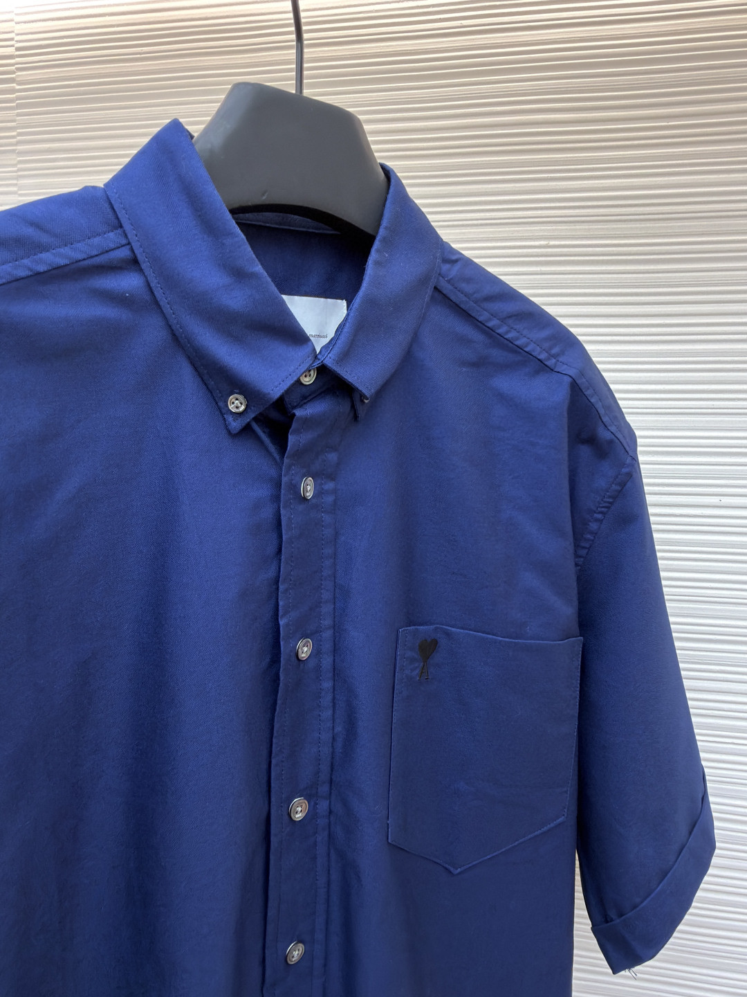 AMIPARIS Ami 爱心刺绣短袖衬衫 外套 夏季 白色 浅褐色 深蓝色 A5 HSH823CO0210-A036