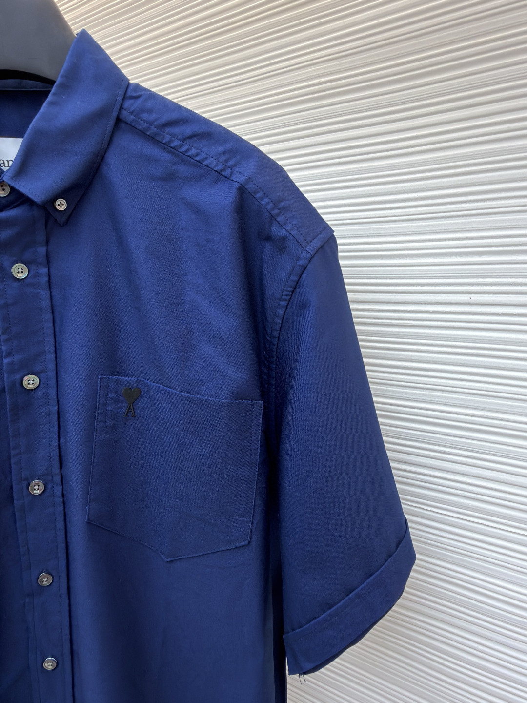 AMIPARIS Ami 爱心刺绣短袖衬衫 外套 夏季 白色 浅褐色 深蓝色 A5 HSH823CO0210-A036
