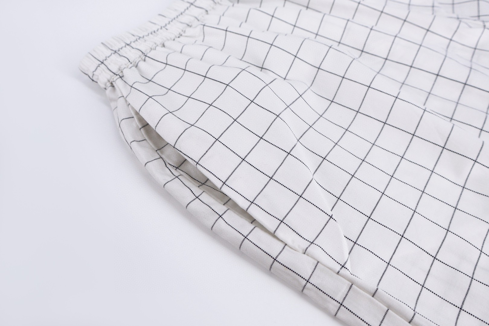 Acne Studios 黑白线条格子短裤 五分裤 休闲裤 裤子 白色 A5 BE0224-AL4