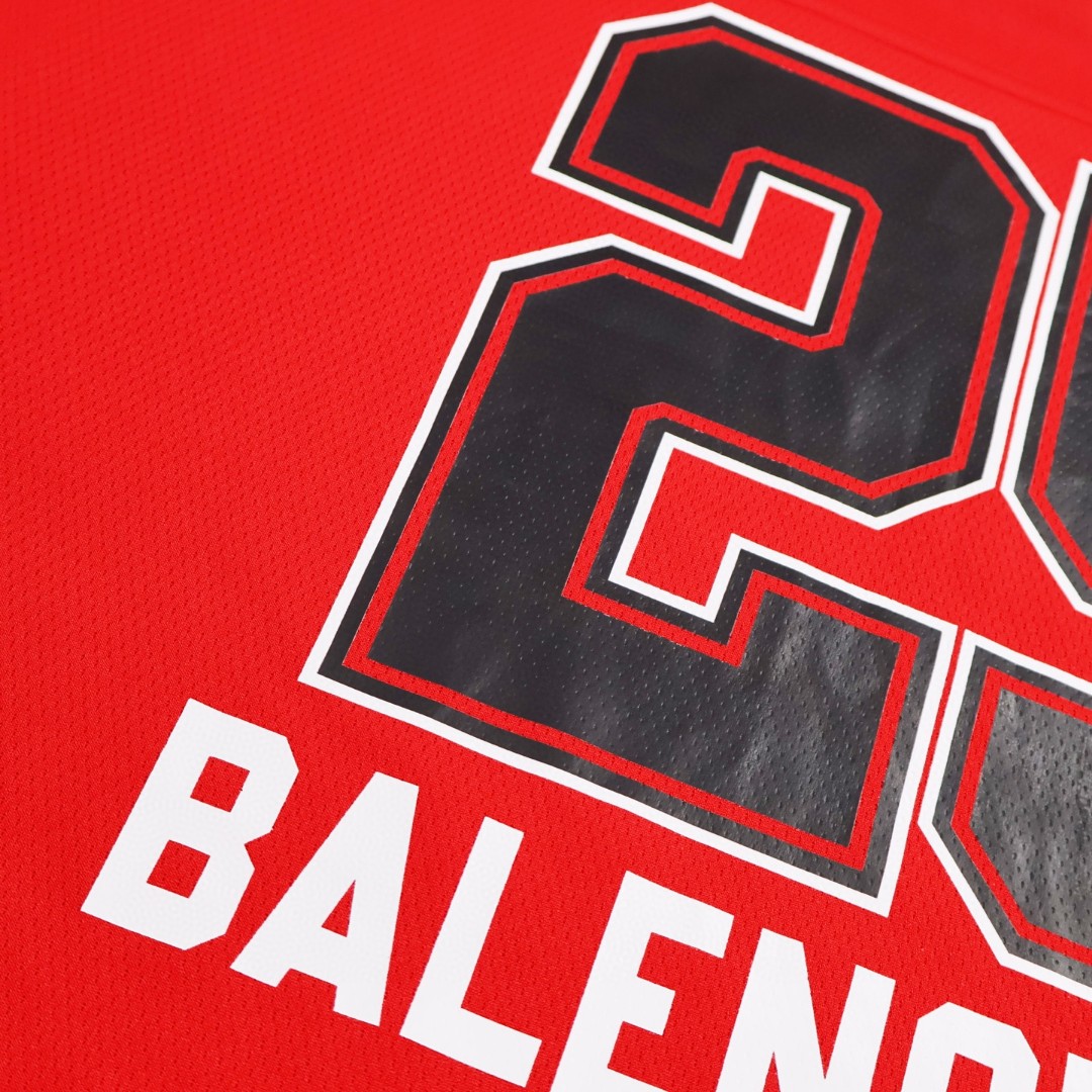 Balenciaga 巴黎世家 大8V领球衣 短袖 T恤 夏季 红色 黑色 A7 835906TSS166400