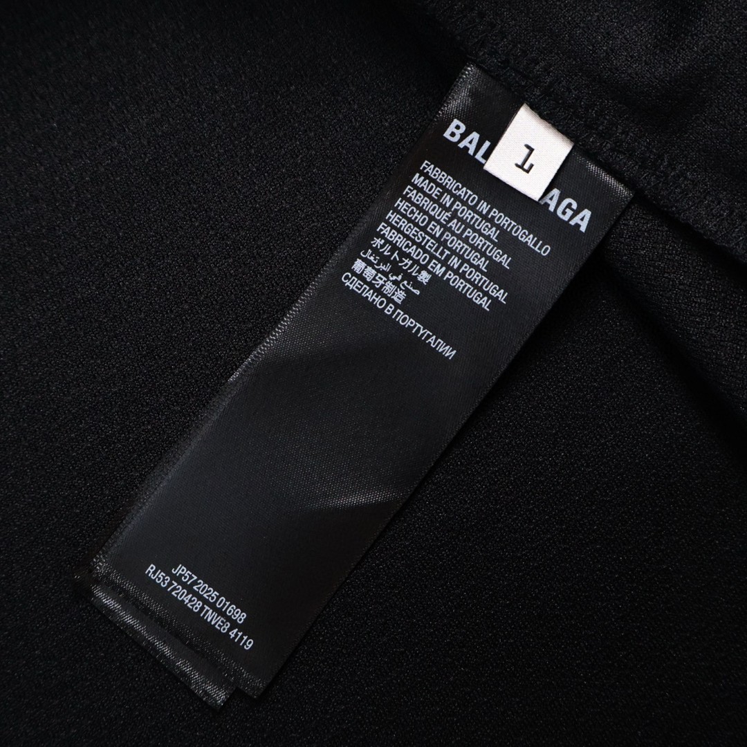Balenciaga 巴黎世家 大8V领球衣 短袖 T恤 夏季 红色 黑色 A7 835906TSS166400