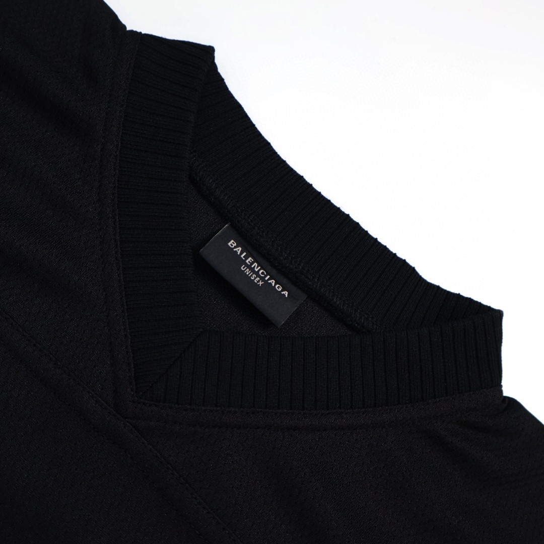 Balenciaga 巴黎世家 大8V领球衣 短袖 T恤 夏季 红色 黑色 A7 835906TSS166400