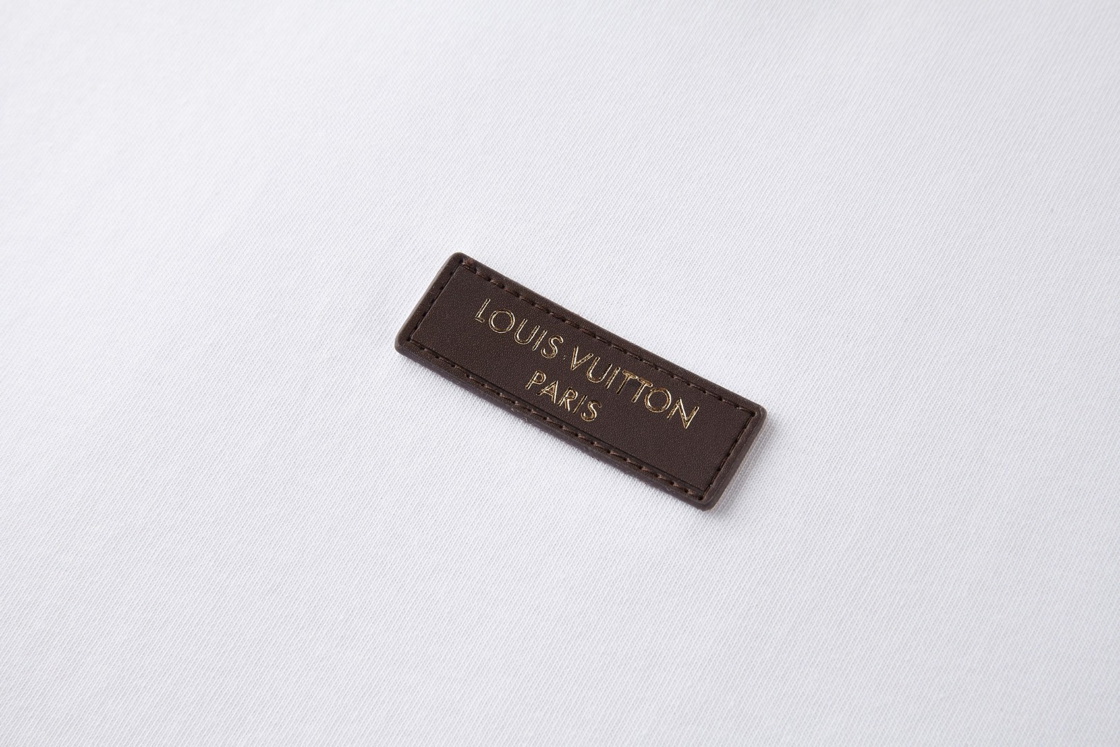 LOUIS VUITTON 路易威登 皮牌圆领短袖 T恤 白色 A0