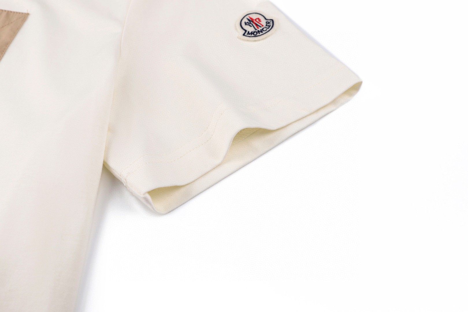 Moncler 蒙口 Safari Wardrobe印花圆领短袖 T恤 夏季 白色 A0 L10918C0004289B8U034