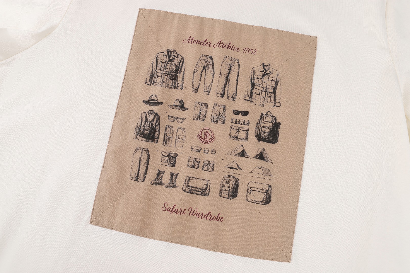 Moncler 蒙口 Safari Wardrobe印花圆领短袖 T恤 夏季 白色 A0 L10918C0004289B8U034