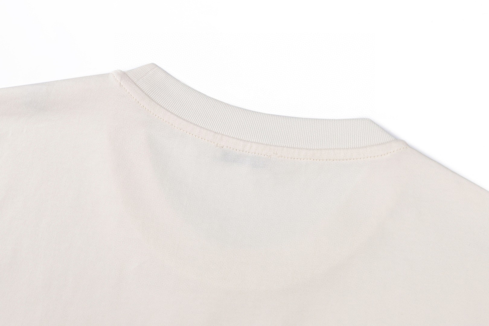 Moncler 蒙口 Safari Wardrobe印花圆领短袖 T恤 夏季 白色 A0 L10918C0004289B8U034