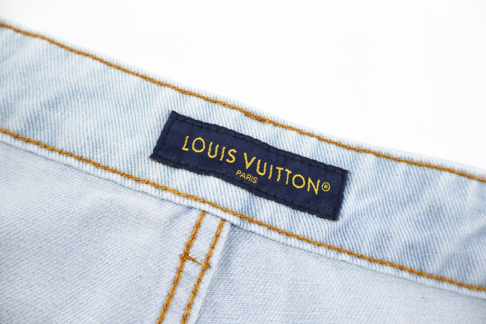 LOUIS VUITTON 路易威登 LV 口袋刺绣牛仔短裤 休闲裤 裤子 五分裤 蓝色 B0 1AJRE9