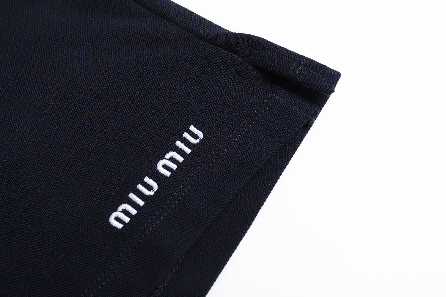 MIU MIU 小刺绣抽绳短裤 裤子 休闲裤 藏蓝色 A7