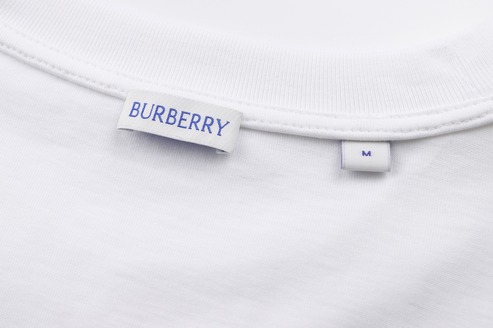 Burberry 巴宝莉 金属骑士徽标圆领Tee 短袖 T恤 白色 黑色 A0 