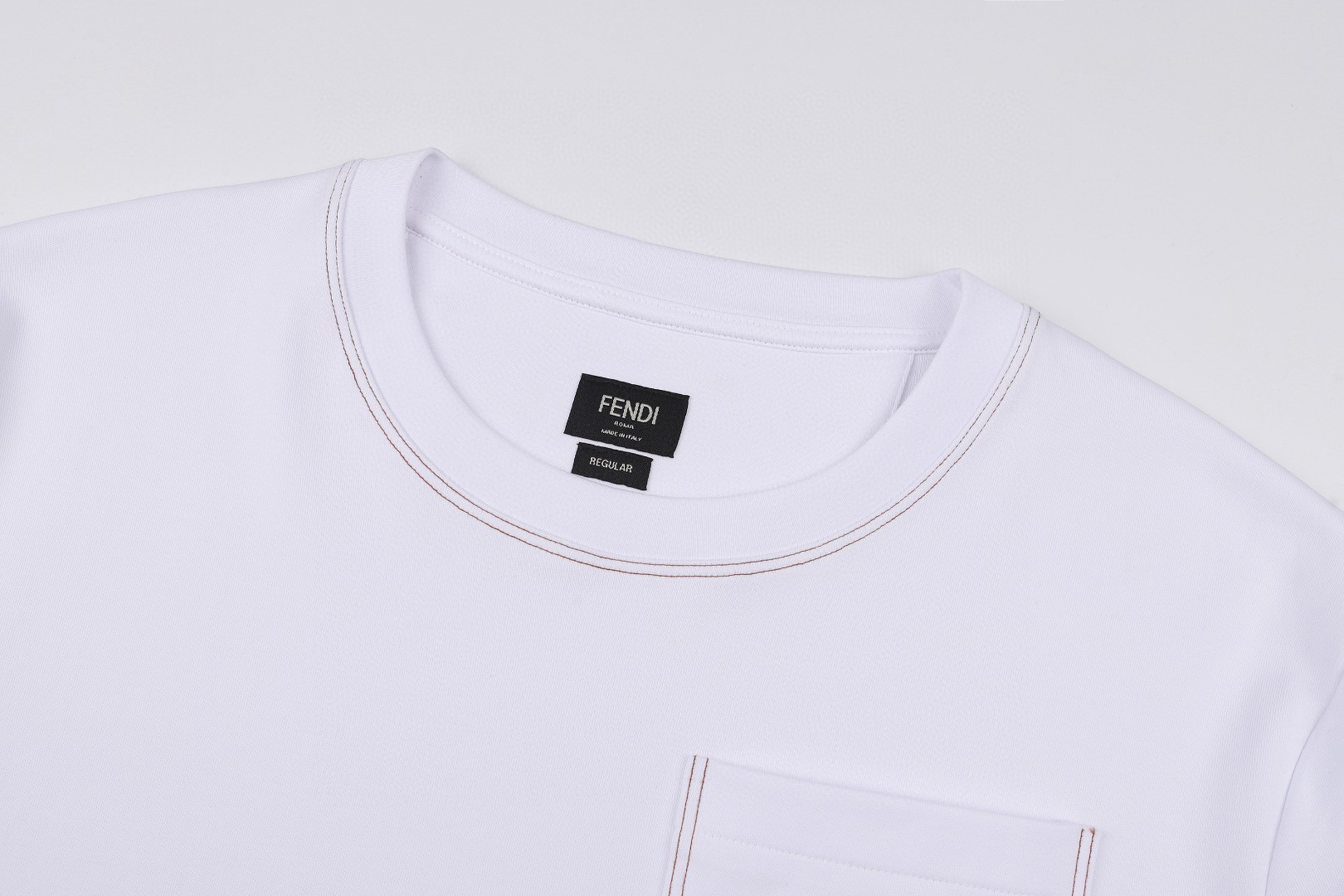 FENDI 芬迪 口袋皮标装饰圆领短袖 T恤 夏季 白色 藏蓝色 A2 FY0936B05IF0QG0