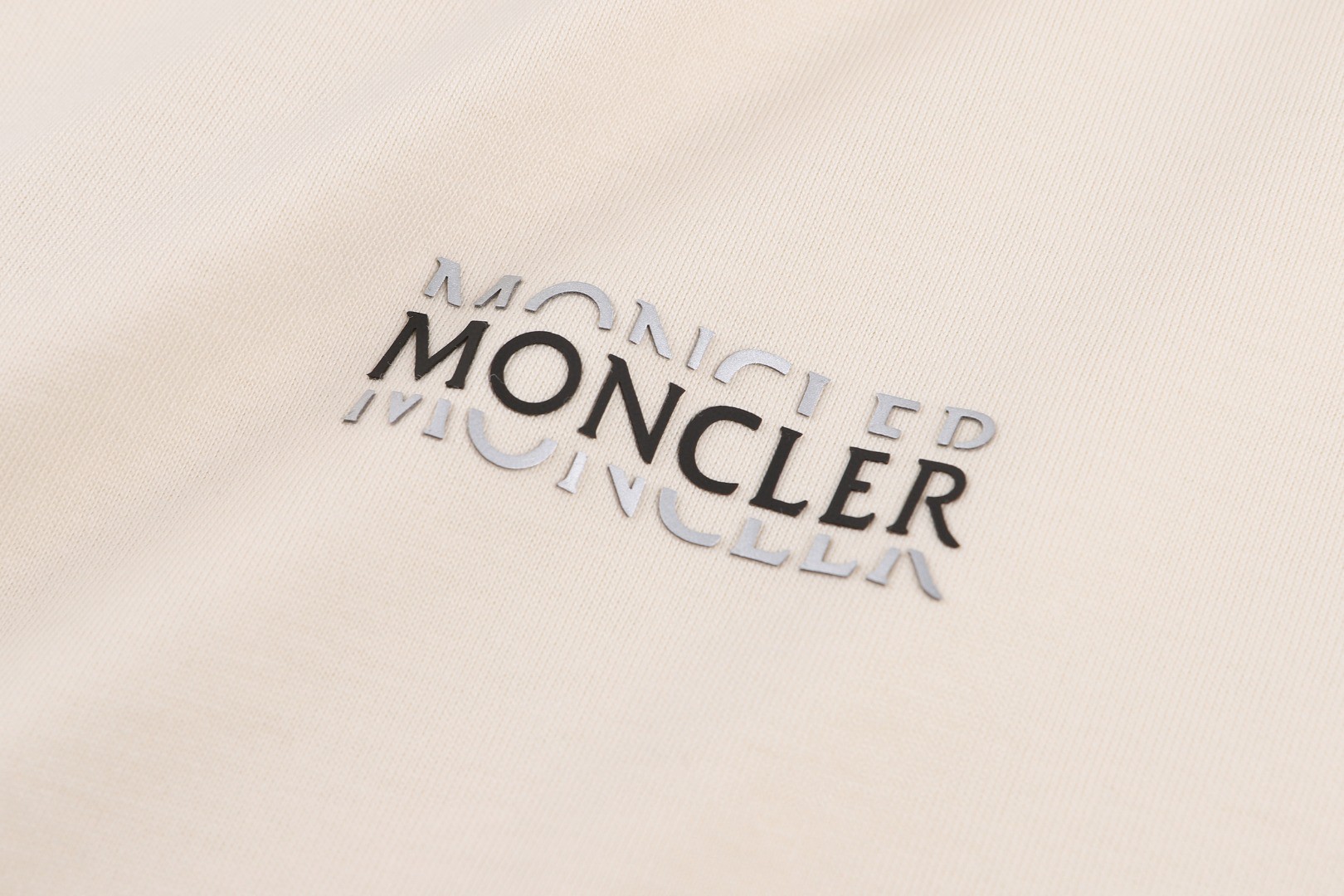 Moncler 蒙口 重影标识logo圆领短袖 T恤 夏季 米色 黑色 A0 L10918C0000789AYW216