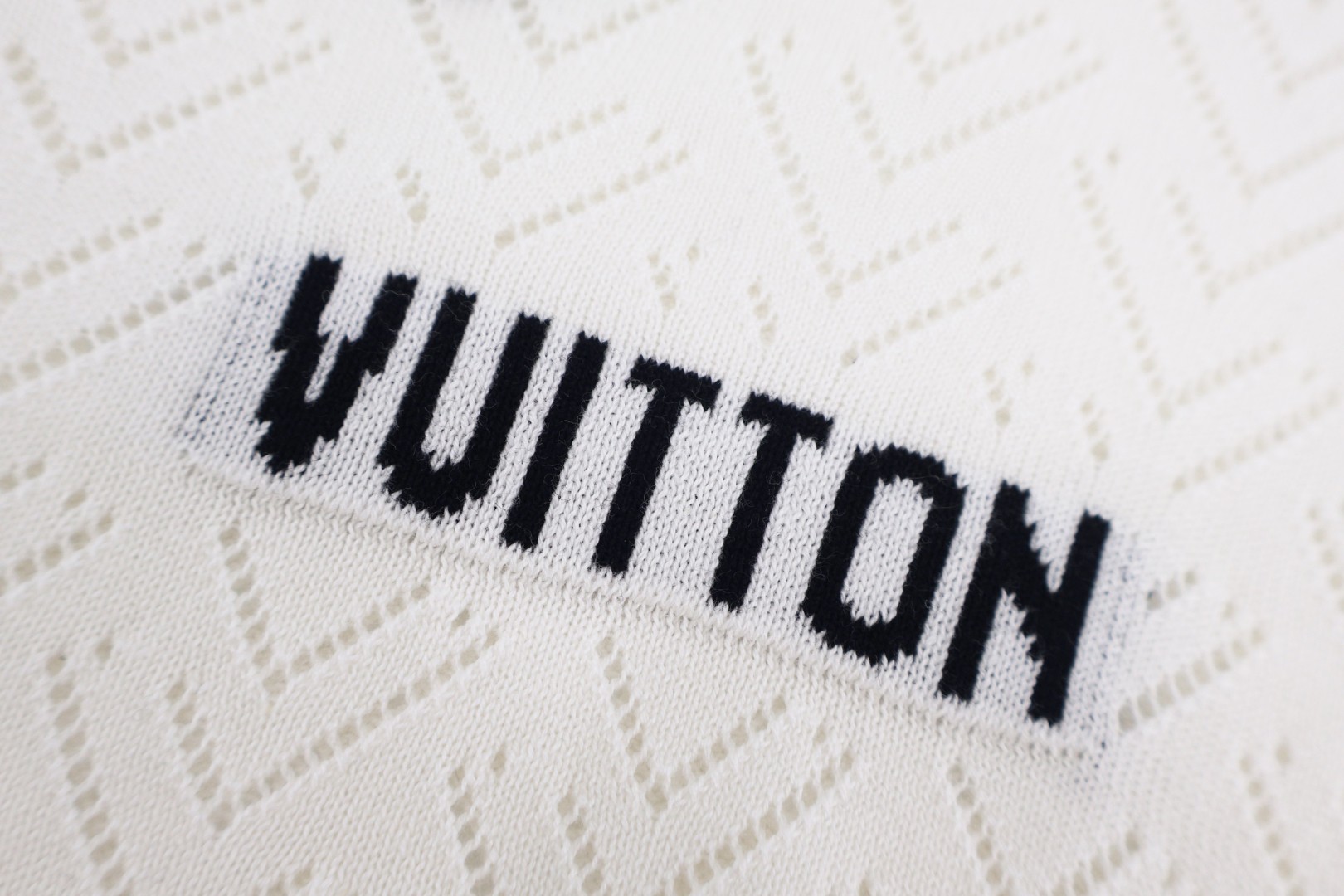 LOUIS VUITTON 路易威登 字母嵌花穿孔针织Polo衫 针织衫 短袖 白色 B5 1AK0CD