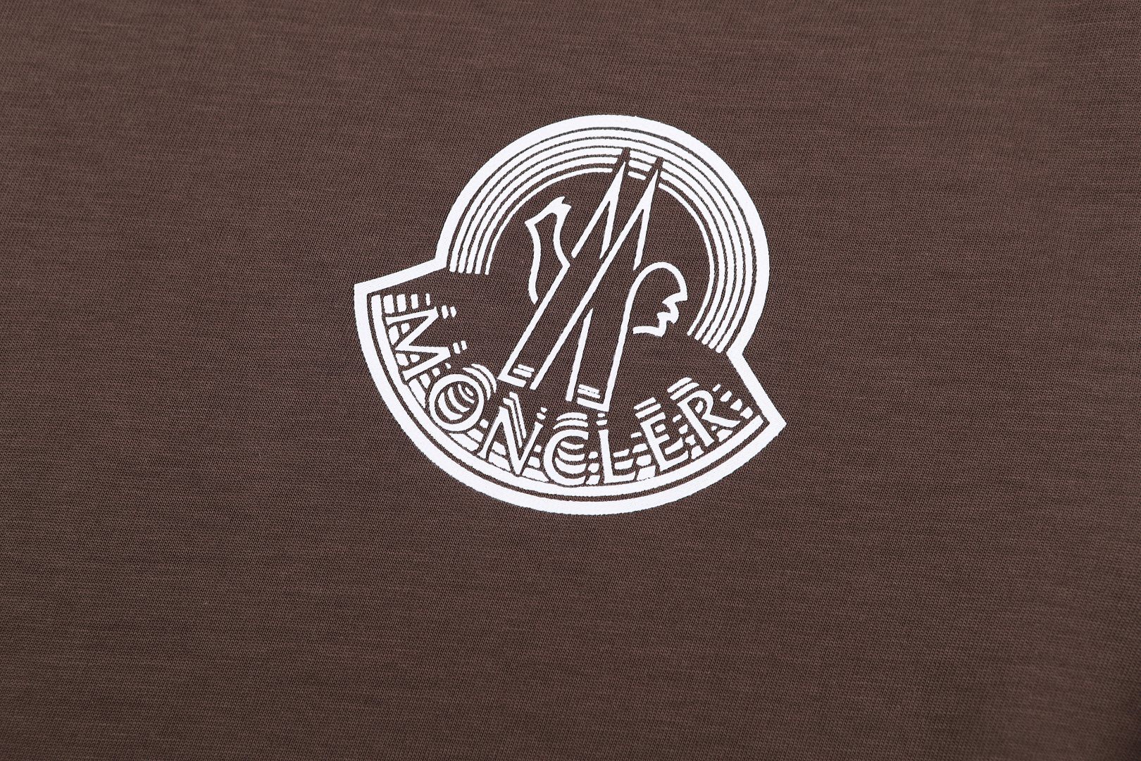 Moncler 蒙口 logo标识圆领短袖 T恤 夏季 黑色 棕色 A0 L10918C0002089AYW999