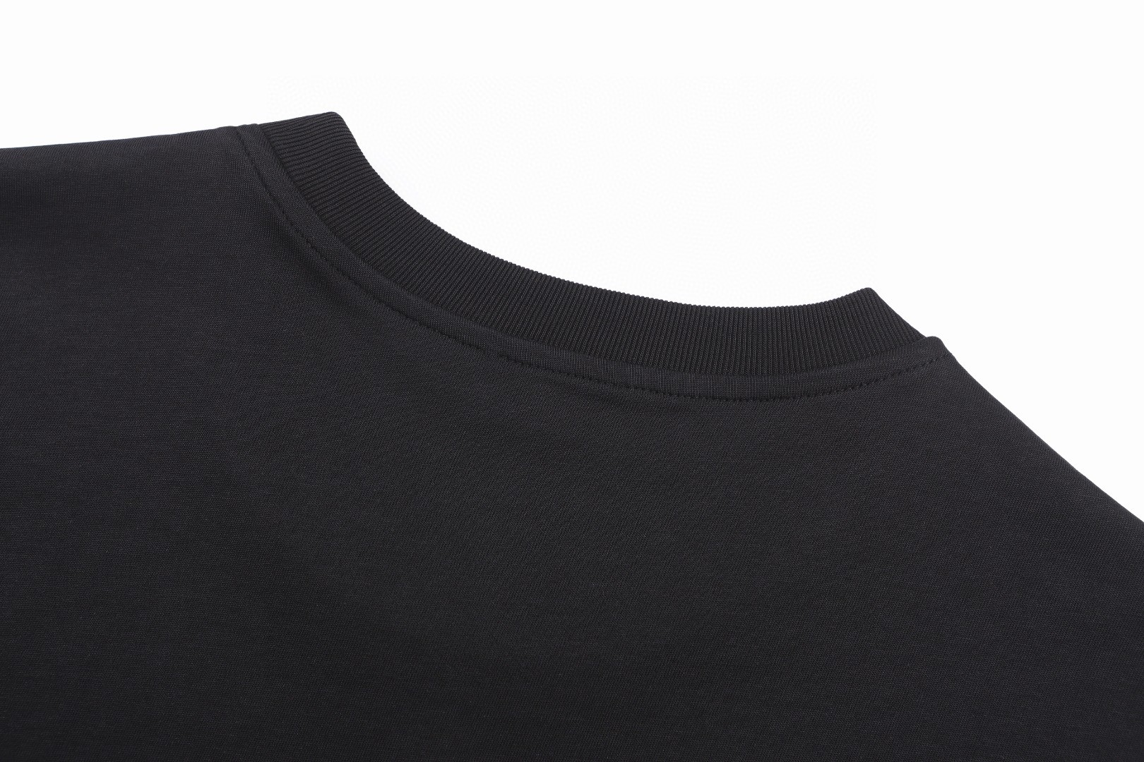 Moncler 蒙口 logo标识圆领短袖 T恤 夏季 黑色 棕色 A0 L10918C0002089AYW999