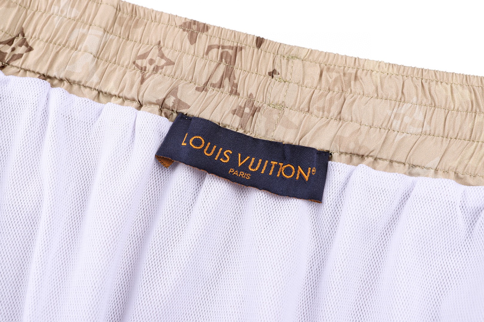 LOUIS VUITTON 路易威登 LV 老花满印沙滩短裤 休闲裤 裤子 棕褐色 A7 1AK7CZ