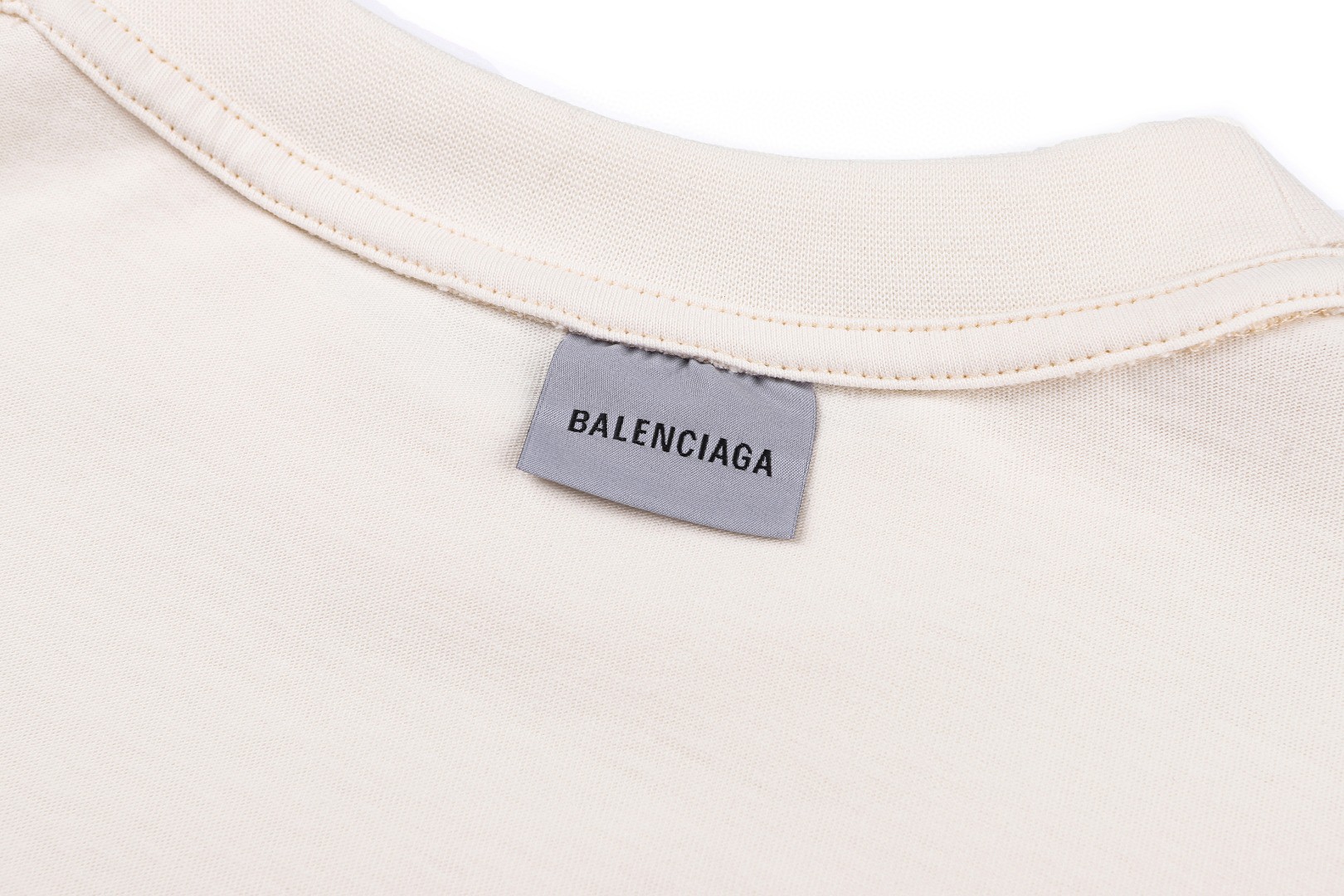Balenciaga 巴黎世家 TATTOO纹身图案圆领短袖 T恤 夏季 米白色 A0 764235TUVJ29020