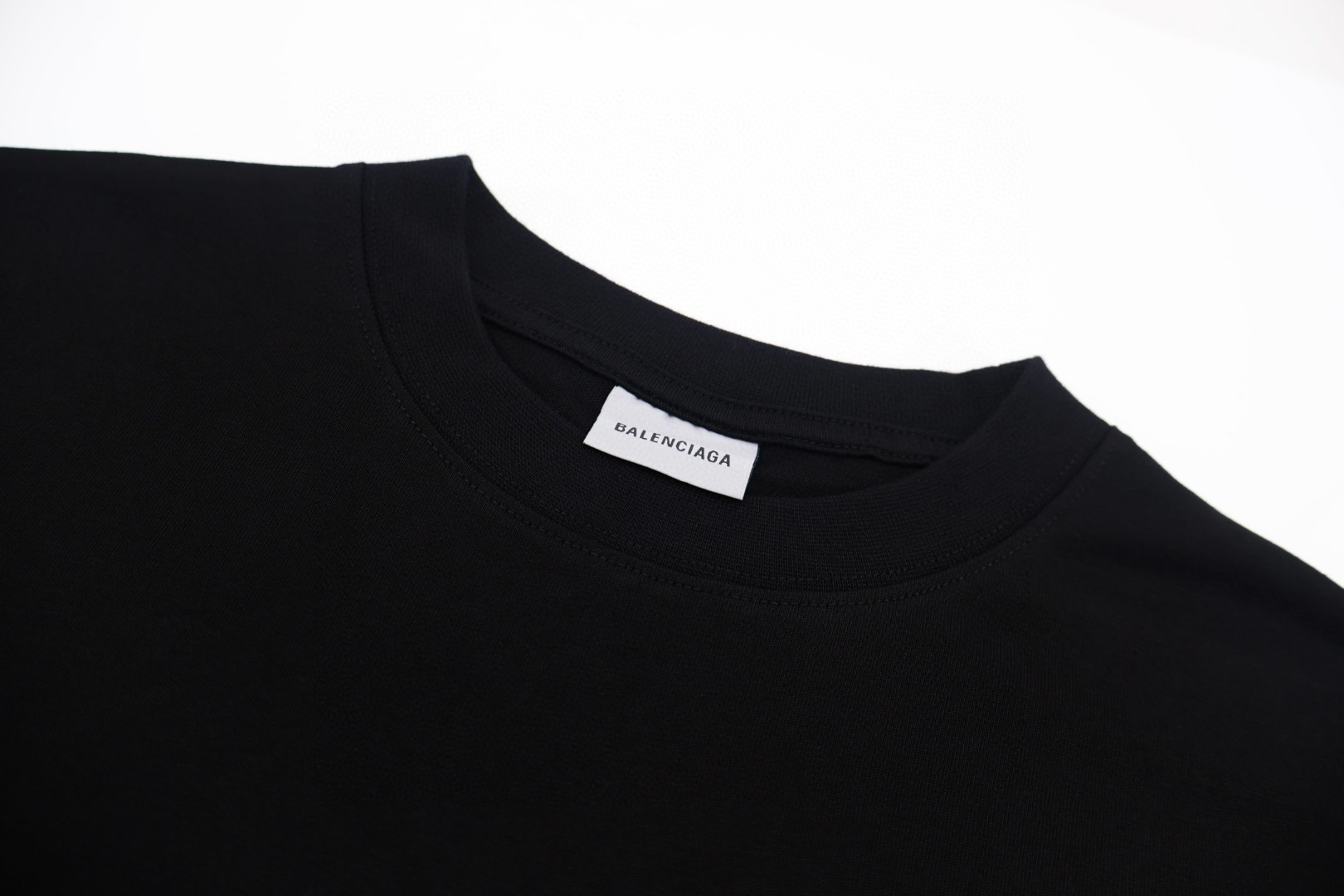 Balenciaga 巴黎世家 圆环刺绣涂鸦做旧圆领短袖 T恤 夏季 黑色 A5 764235TUVJ71000