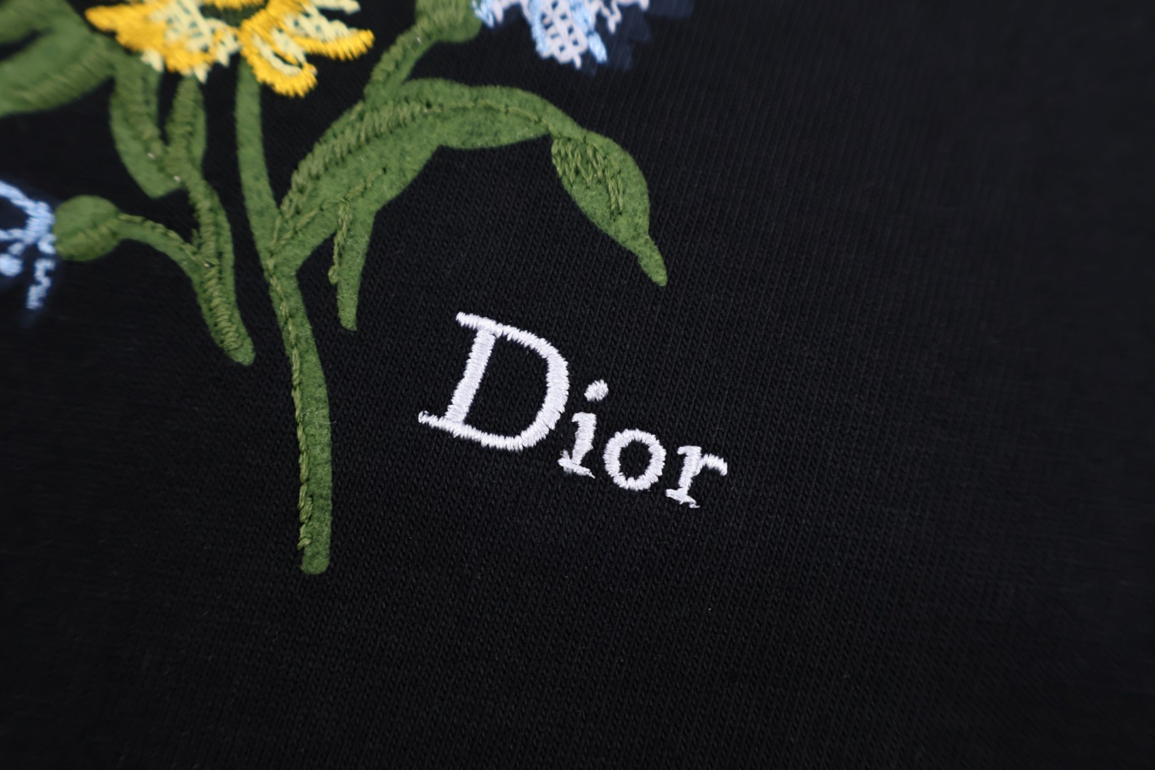 DIOR 迪奥 花卉刺绣圆领T恤 短袖 夏季 白色 黑色 A0 693J640A3282-C084